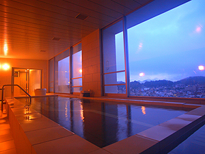 Spa旅馆alpina飞騨高山的大浴场